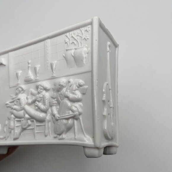 Antique Sowerby 1232 Old King Cole Victorian Pressed Milk Glass Fiddlers Vase - Picture 14 of 16